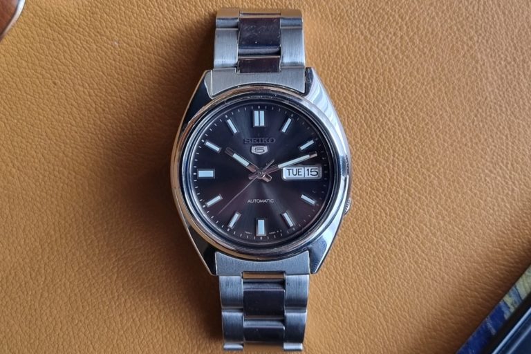 Flat Lay Seiko SNXS79