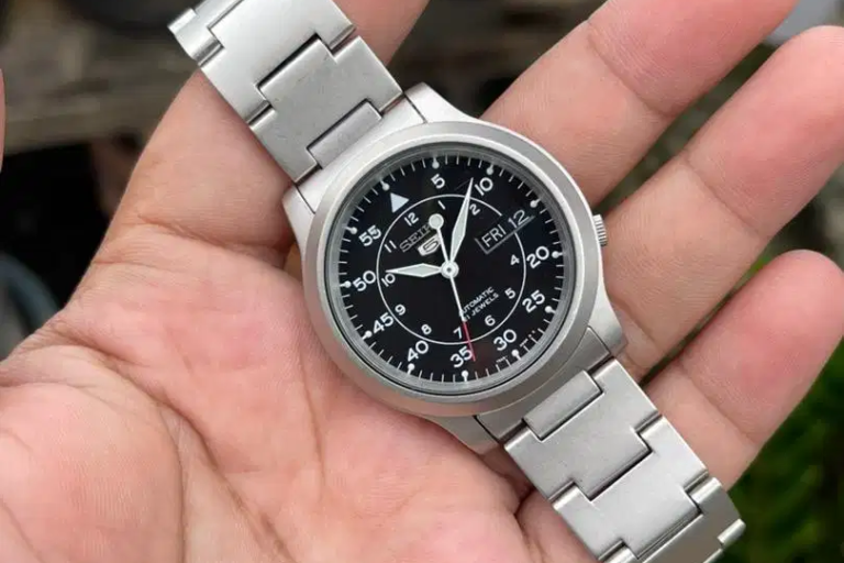 Seiko SNK809K1 Bracelet Version